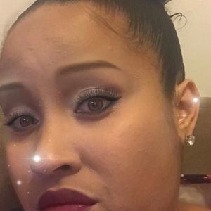 Meet your Posher, Hellynnette